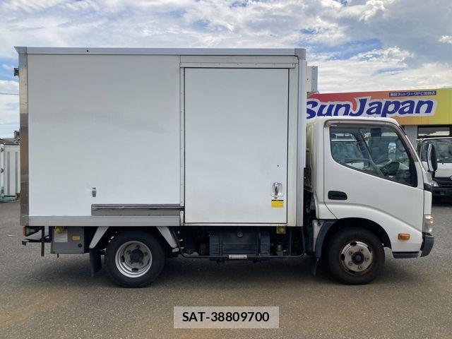 Toyota DYNA TRUCK 2011-01 8879576-25