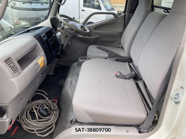 Toyota DYNA TRUCK 2011-01 8879576-3
