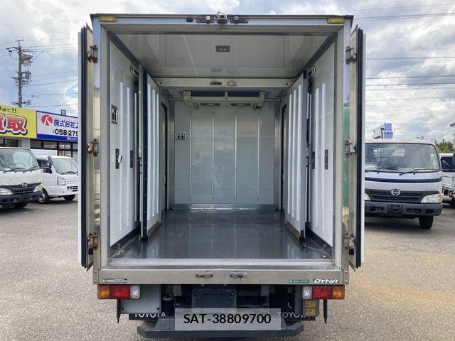 Toyota DYNA TRUCK 2011-01 8879576-5