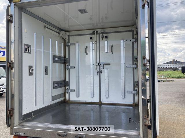 Toyota DYNA TRUCK 2011-01 8879576-6
