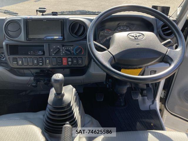 Toyota DYNA TRUCK 2017-07 8879573-6