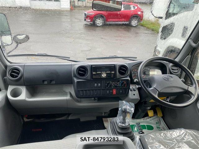 Toyota DYNA TRUCK 2019-05 8883547-18