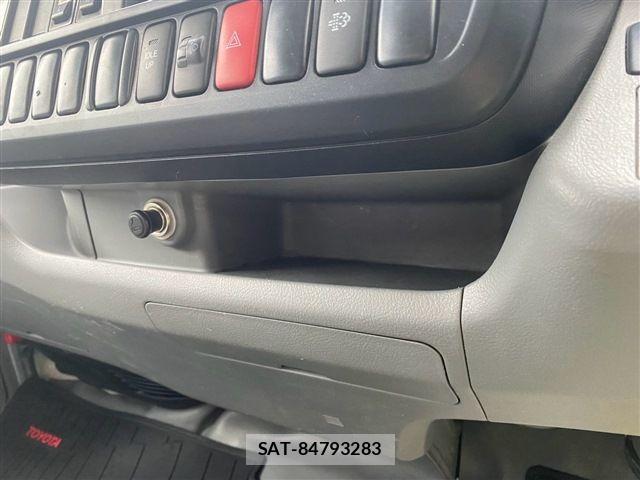 Toyota DYNA TRUCK 2019-05 8883547-28