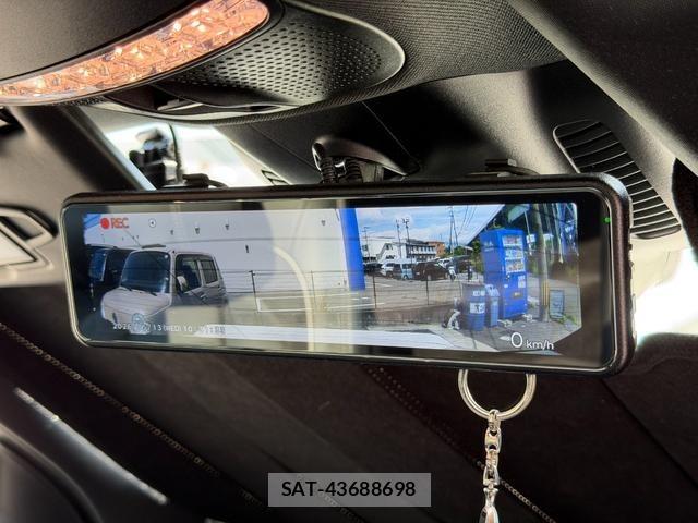 Mercedes Benz E-CLASS 2019-07 8301565-13