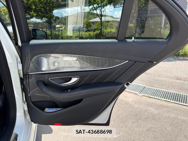 Mercedes Benz E-CLASS 2019-07 8301565-18