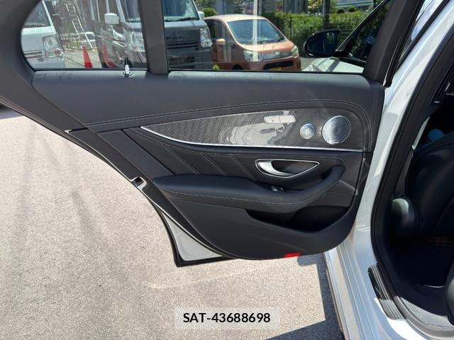 Mercedes Benz E-CLASS 2019-07 8301565-19