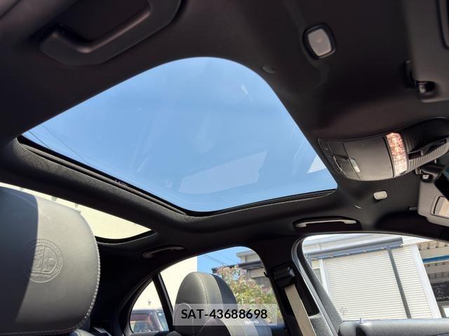 Mercedes Benz E-CLASS 2019-07 8301565-22
