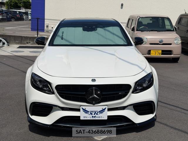 Mercedes Benz E-CLASS 2019-07 8301565-8
