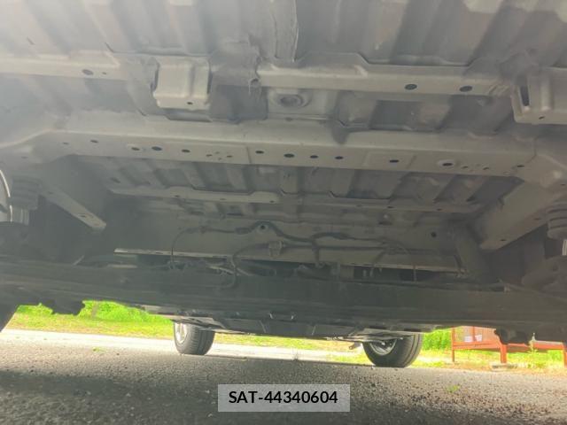 Nissan E-NV200 VAN 2015-06 7326938-14