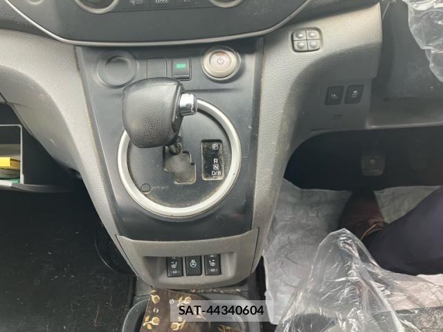Nissan E-NV200 VAN 2015-06 7326938-20