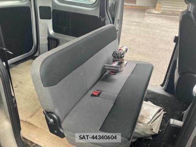 Nissan E-NV200 VAN 2015-06 7326938-24