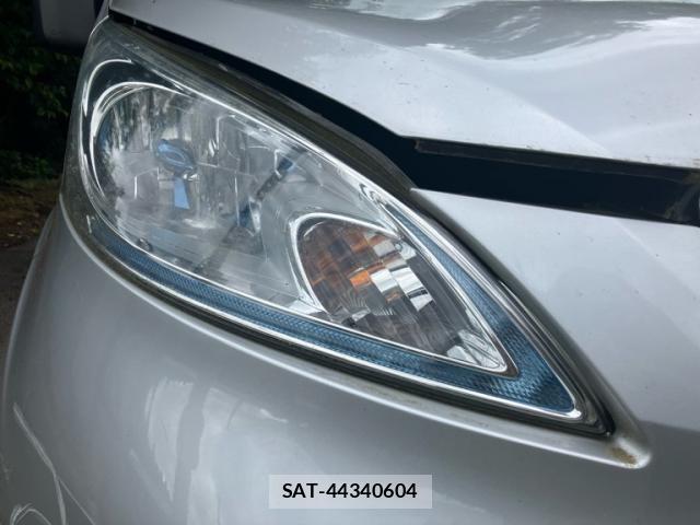 Nissan E-NV200 VAN 2015-06 7326938-4