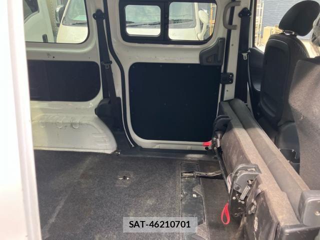 Nissan E-NV200 VAN 2015-11 8073671-14