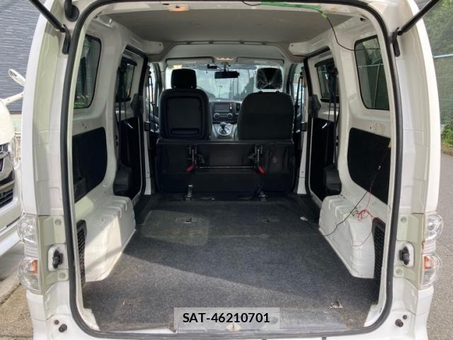 Nissan E-NV200 VAN 2015-11 8073671-15