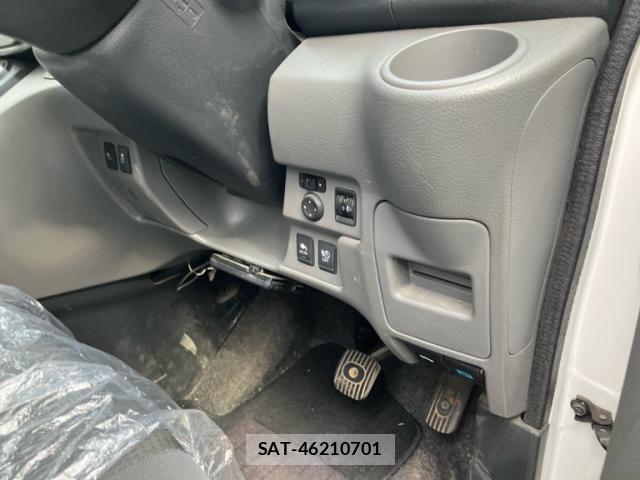 Nissan E-NV200 VAN 2015-11 8073671-5