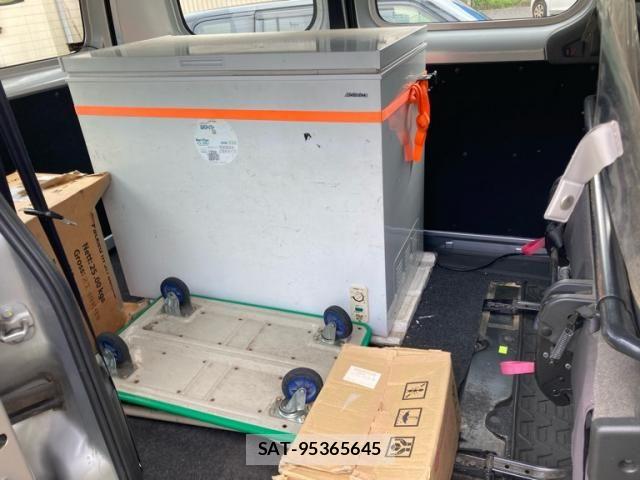 Nissan E-NV200 VAN 2015-12 8883587-13