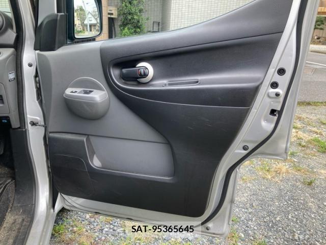Nissan E-NV200 VAN 2015-12 8883587-17
