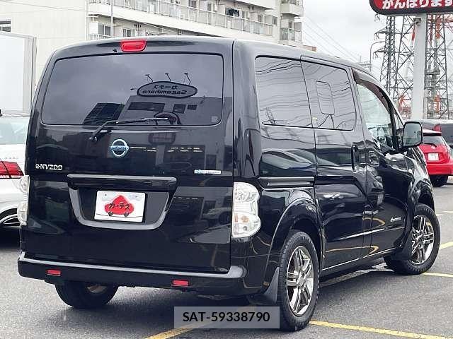 Nissan e-NV200 Wagon 2015-09 8658966-2