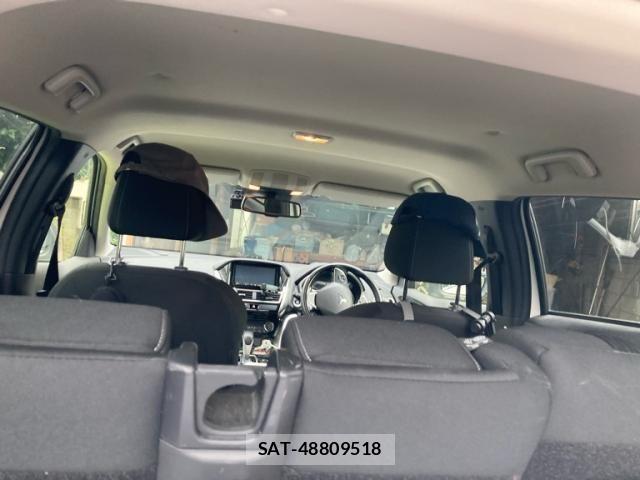 Mitsubishi ECLIPSE CROSS 2018-09 8666081-13