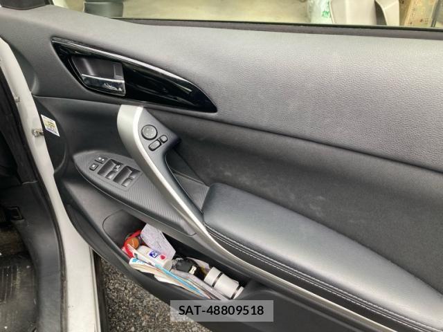 Mitsubishi ECLIPSE CROSS 2018-09 8666081-14