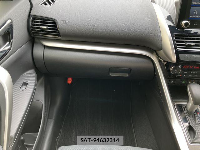 Mitsubishi ECLIPSE CROSS 2022-04 8870901-22