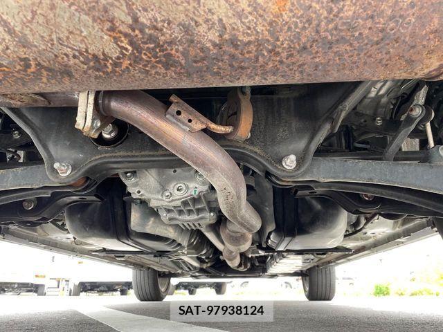 Mitsubishi ECLIPSE CROSS 2024-03 7217813-18