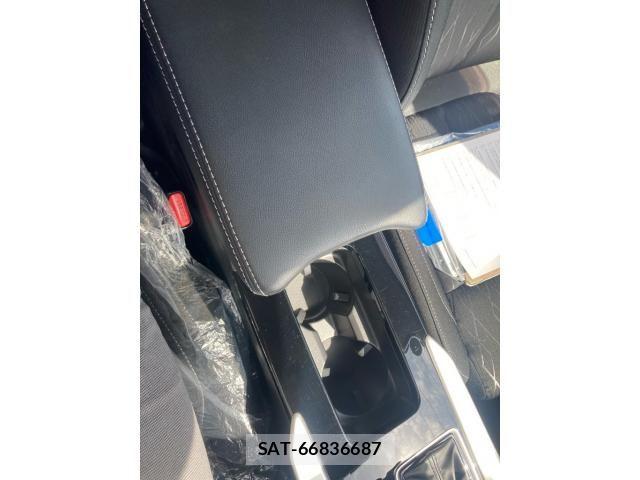 Mitsubishi ECLIPSE CROSS 2018-03 7217811-16