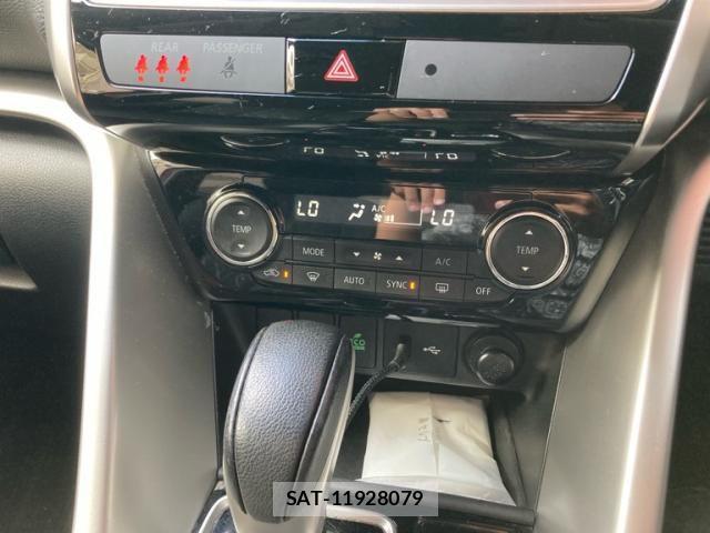 Mitsubishi ECLIPSE CROSS 2018-04 8207360-16