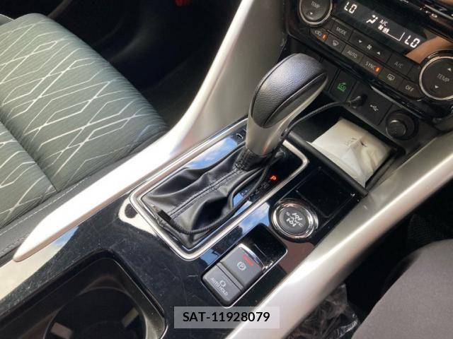 Mitsubishi ECLIPSE CROSS 2018-04 8207360-17