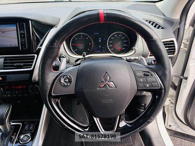 Mitsubishi ECLIPSE CROSS 2019-06 8207362-10