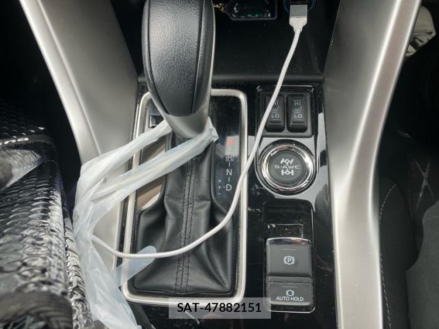 Mitsubishi ECLIPSE CROSS 2020-01 8245112-12