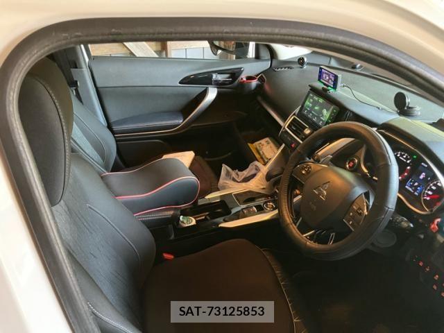 Mitsubishi ECLIPSE CROSS 2020-09 8412136-13