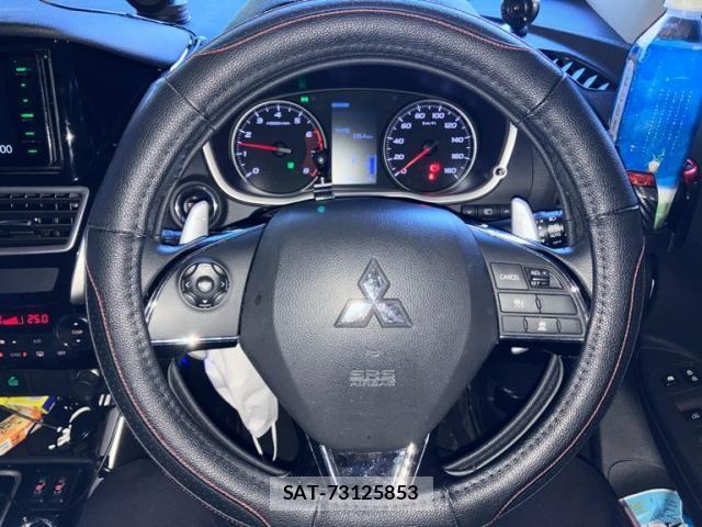 Mitsubishi ECLIPSE CROSS 2020-09 8412136-17