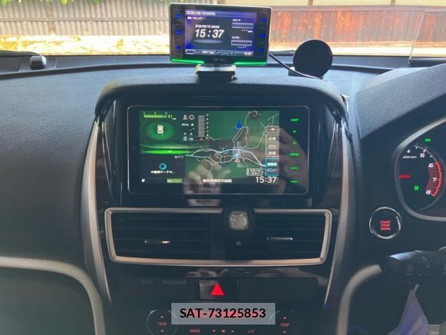 Mitsubishi ECLIPSE CROSS 2020-09 8412136-21