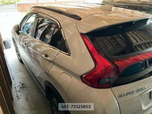 Mitsubishi ECLIPSE CROSS 2020-09 8412136-4