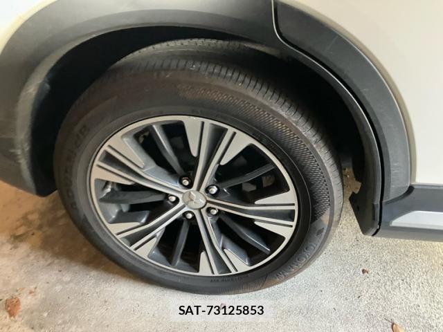 Mitsubishi ECLIPSE CROSS 2020-09 8412136-7