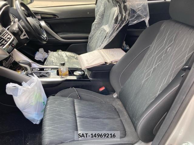 Mitsubishi ECLIPSE CROSS 2018-03 8457395-10