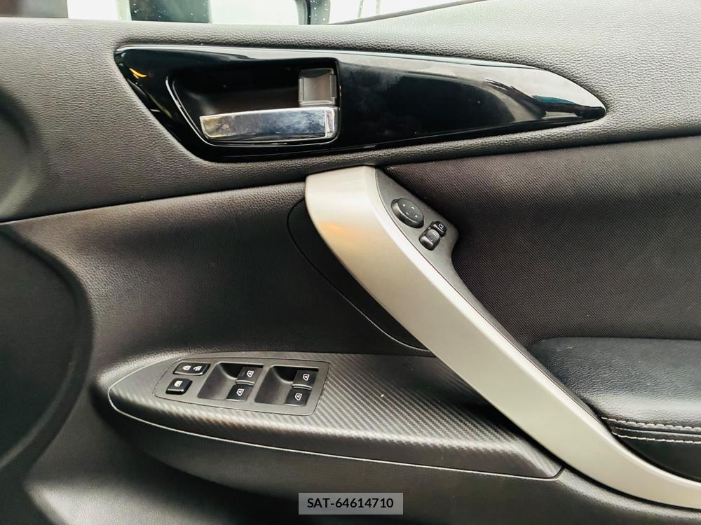 Mitsubishi ECLIPSE CROSS 2020-02 8711422-22