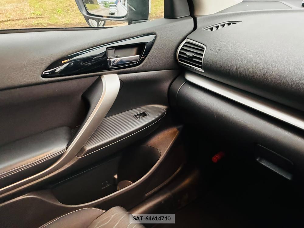 Mitsubishi ECLIPSE CROSS 2020-02 8711422-23