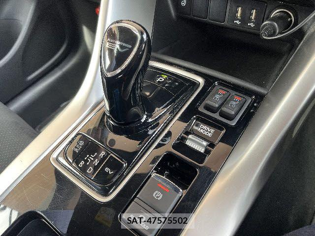 Mitsubishi ECLIPSE CROSS 2021-01 6671195-19