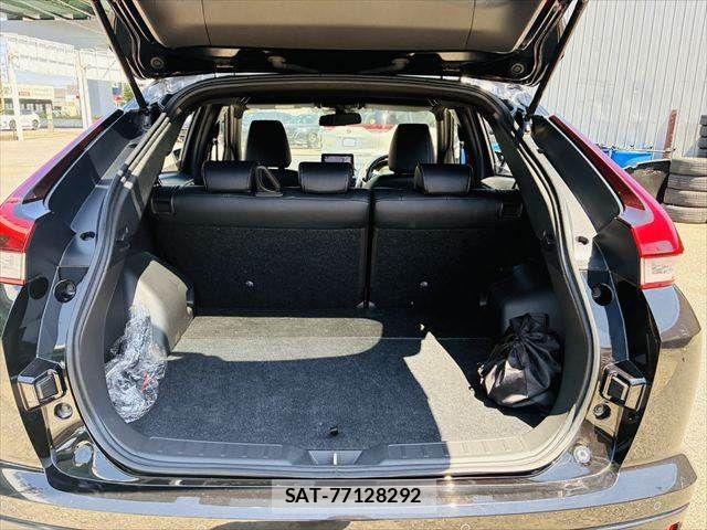 Mitsubishi ECLIPSE CROSS 2021-06 8207364-9