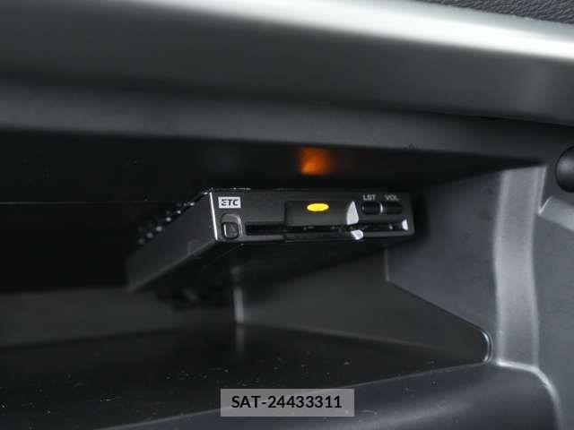 Mitsubishi ECLIPSE CROSS 2021-07 8207363-13