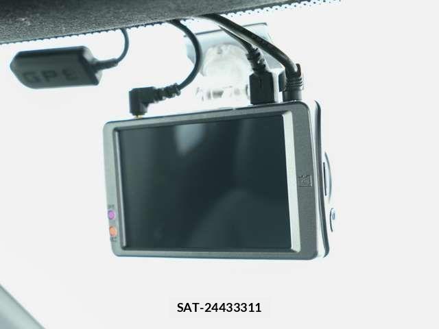 Mitsubishi ECLIPSE CROSS 2021-07 8207363-14