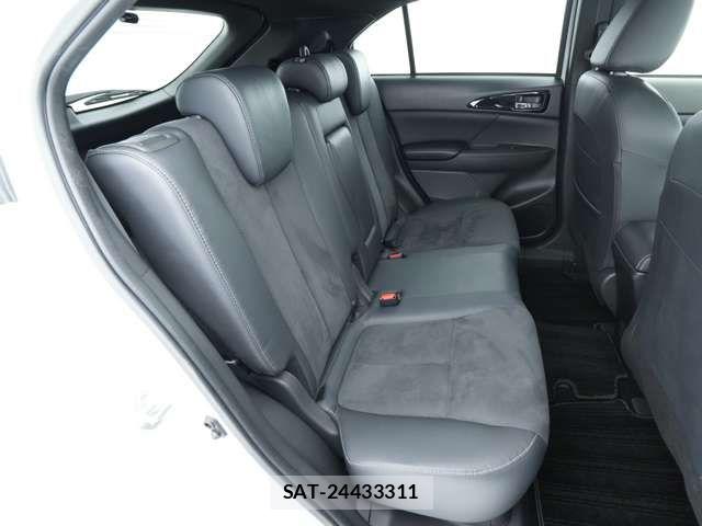 Mitsubishi ECLIPSE CROSS 2021-07 8207363-6