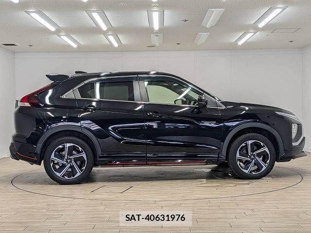 Mitsubishi ECLIPSE CROSS 2021-03 8245116-17
