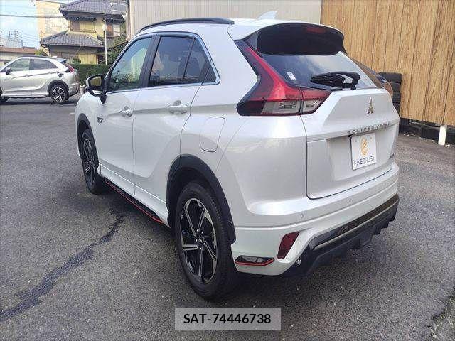 Mitsubishi ECLIPSE CROSS 2021-07 8828832-17
