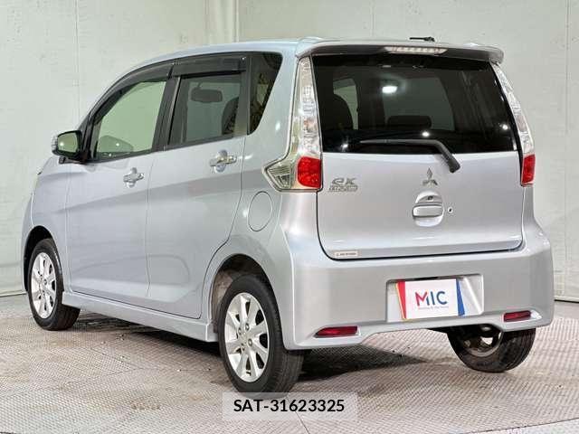 Mitsubishi EK CUSTOM 2013-09 7217840-6