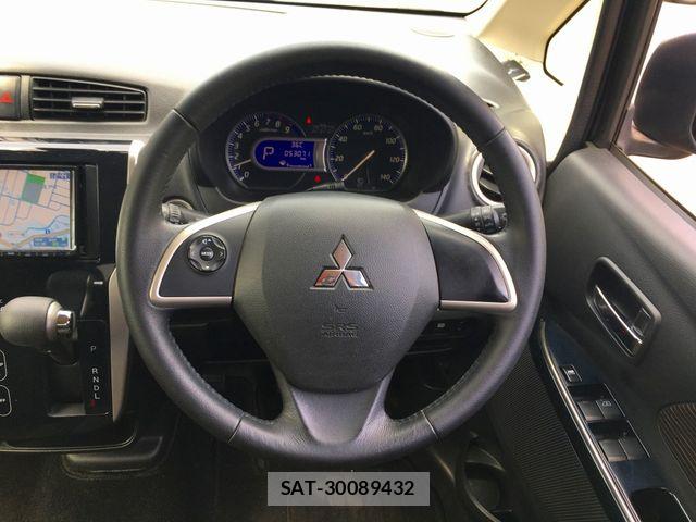 Mitsubishi EK CUSTOM 2015-12 8207365-5