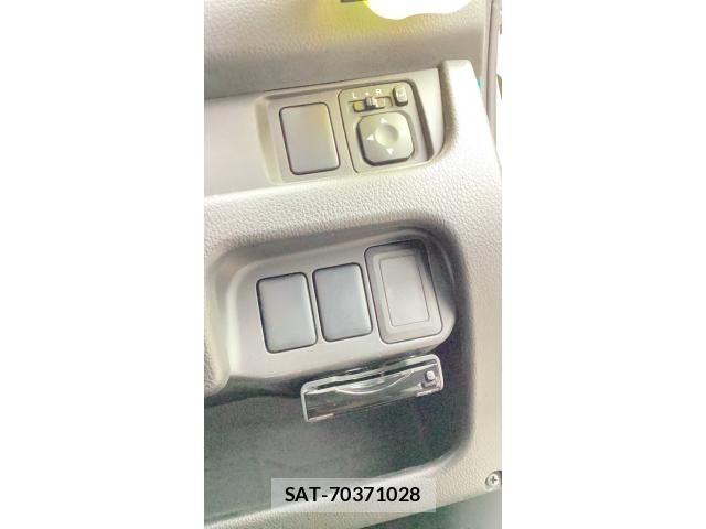 Mitsubishi EK CUSTOM 2014-02 8828836-17