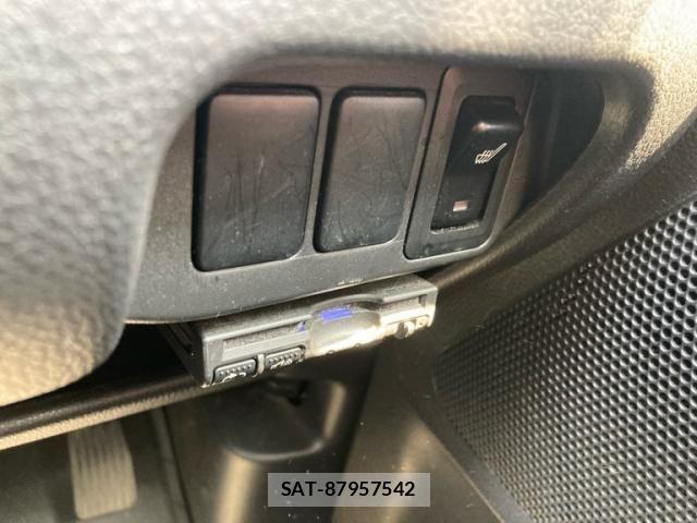 Mitsubishi EK CUSTOM 2013-08 7326837-18